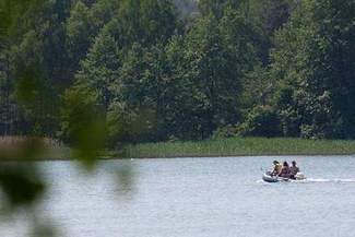 Okuninka: Zasnął na plaży i zmarł. Policjanci chcą ustalić jego tożsamość