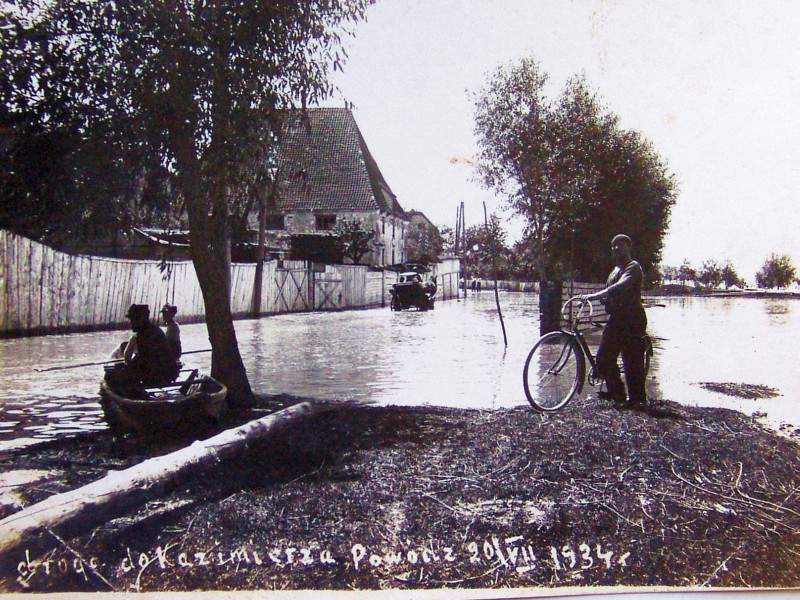 Droga do Kazimierza. Powódź w 1934 roku (Ze zbiorów Roberta Ocha)