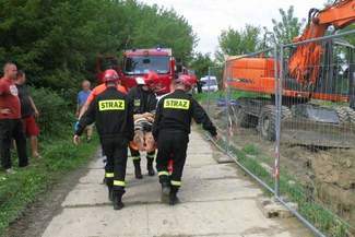 Lublin: Dwaj robotnicy zasypani w wykopie (zdjęcia)