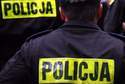 Rzucili się z pięściami na policjantów. Areszt na trzy miesiące