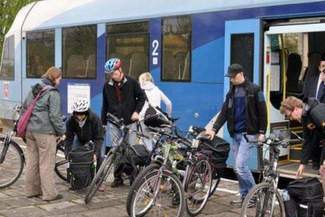 Poseł pyta: Co z budową przystanków dla szynobusów w Zamościu?