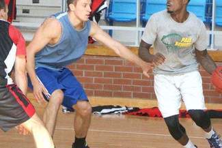 Lewandowski, Allen i Billing po raz pierwszy trenowali z Wikaną-Startem. Zespół wyjechał na obóz