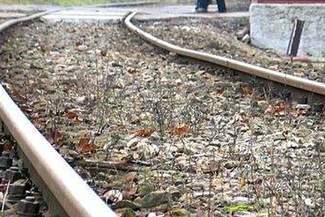 Na torach leżało ciało młodej kobiety