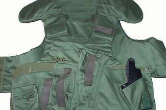 Ukrainiec chciał wywieźć z Polski kamizelki kuloodporne. Prokuratura umorzyła śledztwo