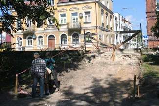 Chełm: Do parku miejskiego po granitowych schodach