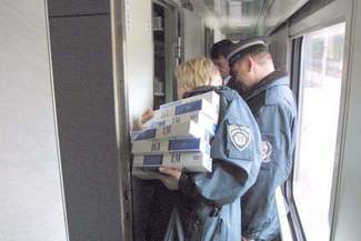 Nie przyjmują mandatów, wolą je odpracować. Robi tak już kilkaset osób