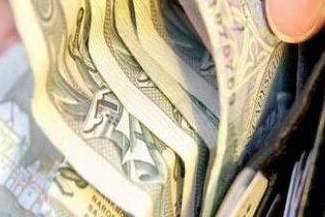 Znalazł i oddał 3 tys. złotych