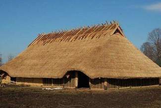 Chata Gotów jeszcze niegotowa. Odbudują i postawią dwie nowe