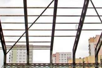 Szkielet na złom. Co dalej z działką na Czubach?