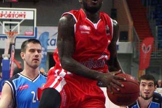 Skandal podczas meczu w Zgorzelcu. Kibic zaatakował koszykarza Wikany-Startu Lublin