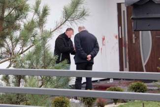 Pułkownik SG i żona brutalnie zamordowani. Kałuża krwi przed domem