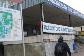 Mężczyzna zmarł w toalecie szpitala. Zabiła go&#8230; trzeźwość