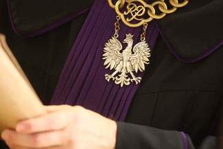 Wcześniej zmarło im dziecko, teraz mogły dwa kolejne. Rodzice to wyznawcy Hare Kryszna