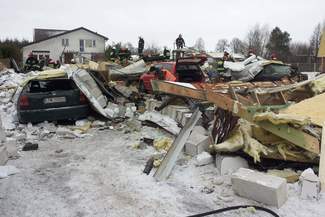 Niedrzwica Duża: Wybuch w warsztacie LPG, zawalił się budynek. Ranni rodzice i syn