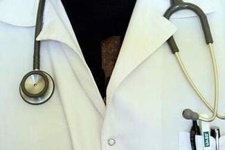 Konsultanci medyczni zrezygnowali. Nie chcieli ujawniać korzyści majątkowych