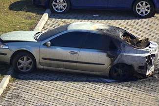 Renault spłonęło. Wadliwa instalacja gazowa?