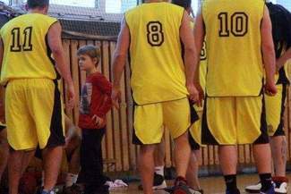 Najsłabszy zespół wreszcie wygrał mecz