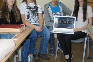 Książki Zofii Książek. Uczniowie nakręcili film o nauczycielce