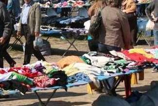 Giełda w Mokrem: Donieśli na sprzedawców, będzie kontrola