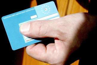 Po kartę EKUZ bez kolejki? Najlepiej odebrać ją teraz