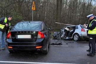 Obroki: Wypadek na trasie Lublin - Kraśnik. Nie żyją trzy osoby (zdjęcia)