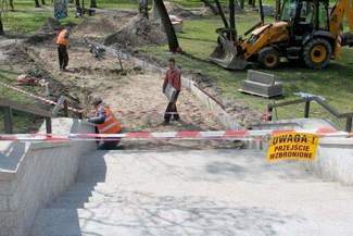 Schody są, czas na alejki