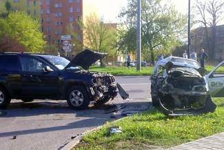 Wypadek na ul. Orkana. Zmarł kierowca fiata