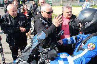 Nocne Wilki nie wjechały do Polski. Kilka godzin kontroli. "Nie spełnili warunków"