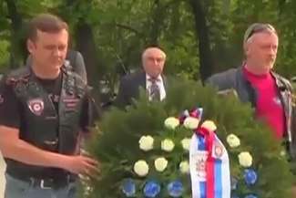 Motocykliści z grupy "Nocne Wilki"