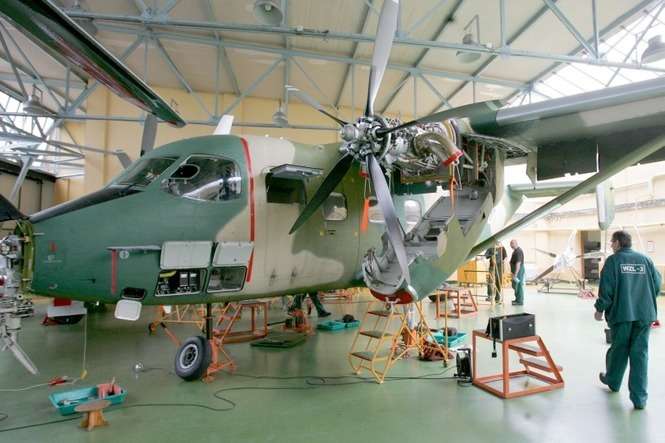 Wojskowe Zakłady Lotnicze w Dęblinie miałaby się stać centrum obsługi, remontów a także modernizacji silników do francuskiego helikoptera Caracal (fot. Karol Zienkiewicz/archiwum)