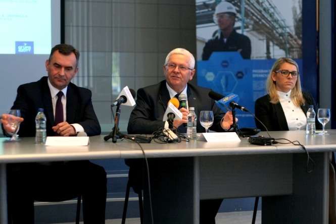 Informację o budowie elektrowni ogłoszono w piątek na konferencji prasowej (Fot. Radosław Szczęch)<br />
