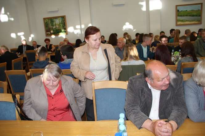 Mieszkańcy zainteresowani wykupem mieszkań komunalnych z bonifikatą przyszli na piątkową sesję rady miasta/ fot.E.Burda 