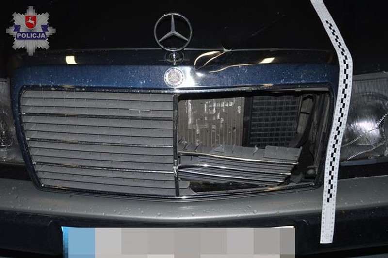 Właściciel samochodu wycenił straty na 2 tysiące złotych (fot. Policja)