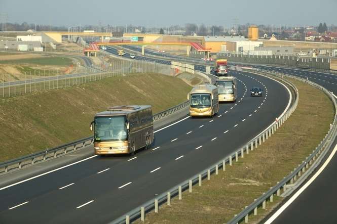 Transportowcy nie mają złudzeń, że część przewoźników będzie uciekać na bezpłatne, gorsze drogi (Fot. Maciej Kaczanowski)