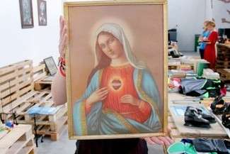 W hali, gdzie kiedyś produkowano wagi, można nie tylko kupować, ale też oddawać przedmioty, które są już nam niepotrzebne (fot. Dorota Awiorko)