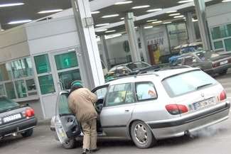 Wjeżdżając do Polski z wizami Schengen podróżni z Ukrainy i Białorusi każdorazowo muszą udostępniać do weryfikacji swoje odciski palców