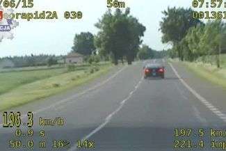 Pirat drogowy pędził 198 km/h na godzinę
