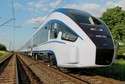 Pociąg DART nazywany jest „polskim Pendolino”. Podczas testów osiągnął prędkość 200 km/h i to nie był koniec jego możliwości – producent mówi o docelowych 250 km/h (Fot. materiały prasowe)