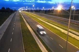 – Wyliczyliśmy, że nasza gmina musiałaby znaleźć na oświetlenie ekspresówki ponad 600 tys. zł rocznie. To olbrzymie obciążenie – mówi Teresa Kot, wójt podlubelskiej gminy Jastków (Fot. Łukasz Minkiewicz)