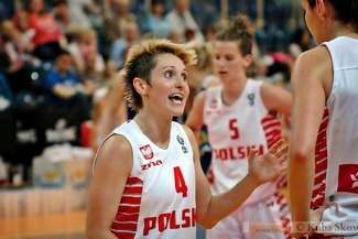 Julie McBride w turniejowym debiucie z orzełkiem na piersi rzuciła siedem punktów, FOT. KUBA SKOWRON/KOSZYKOWKA-KOBIET.PL