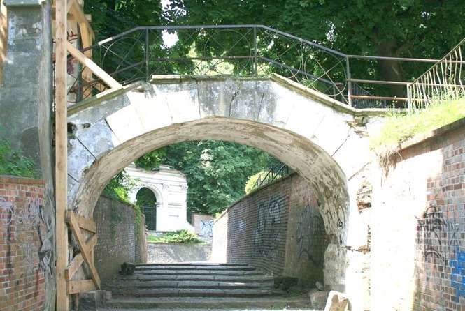 Mostek został zbudowany pod koniec XVIII wieku (Fot. Radosław Szczęch)