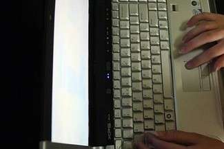 Sprawa wydała się, gdy matka odkryła internetową korespondencję nieletniej córki ze znacznie starszym od niej mężczyzną (fot. Archiwum)