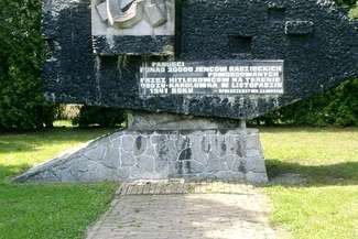 Pomnik jeńców radzieckich na Karolówce (Fot. wikipedia)