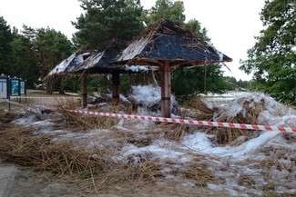 Parasolki zostały podpalone już drugi raz (fot. Urząd Gminy Włodawa)
