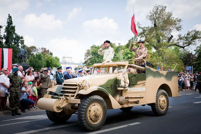 Uczestnicy imprezy będą mogli zobaczyć historyczne pojazdy wojskowe z lat II wojny światowej z kolekcji Fundacji Niepodległości: (fot. Maciej Szymczak)