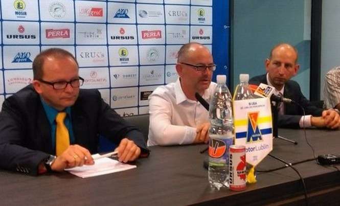 Dominik Nowak (w środku) będzie nowym trenerem Motoru Lublin<br />
FOT. MOTORLUBLIN.EU