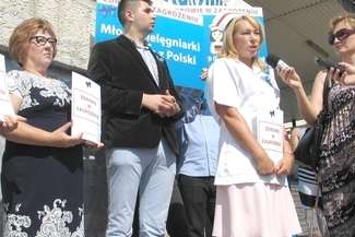 W proteście było reprezentowane całe środowisko chełmskich pielęgniarek i położnych Fot. Jacek Barczyński