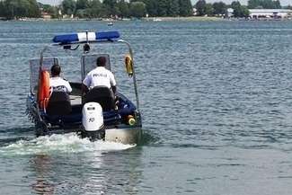 Do Okuninki na czas sezonu zostało oddelegowanych trzech funkcjonariuszy z uprawnieniami sternika motorowodnego  (Fot. Policja)