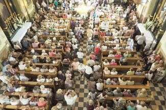 Telewizja Trwam, dziesiątki wiernych w Kościele. Przyjechali zobaczyć Kamila