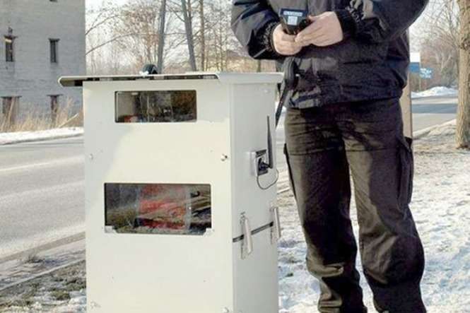 Straż miejska dostała fotoradar w 2009 roku. Wówczas strażnicy się chwalili, że może być obsługiwany zarówno na miejscu a także zdalnie - dzięki połączeniu bezprzewodowemu i przenośnemu komputerowi komputer